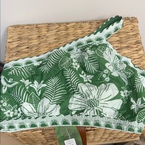 NWT Farm Rio Macaw Elegance Crop Top Off White Green